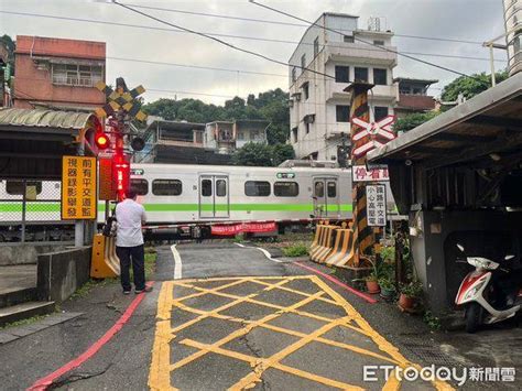 基隆鐵支路位置|【台鐵基隆車站】火車時刻表、平面圖、出口位置、地圖、電話、。